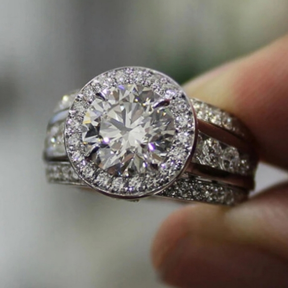 Beautiful Layered Diamond Ring - Picture 2 of 4